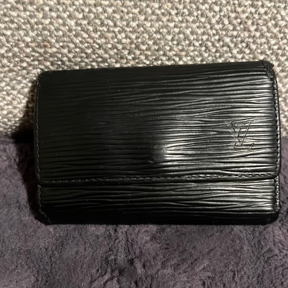 Authentic Louis Vuitton Black Epi key holder - Picture 1 of 14